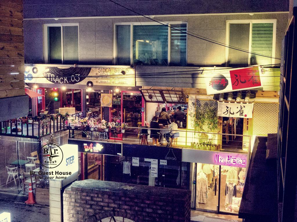 Br. Guesthouse Hongdae Seoul Exterior photo