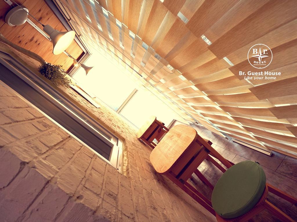 Br. Guesthouse Hongdae Seoul Exterior photo