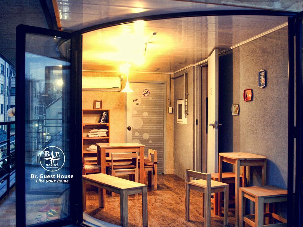 Br. Guesthouse Hongdae Seoul Exterior photo