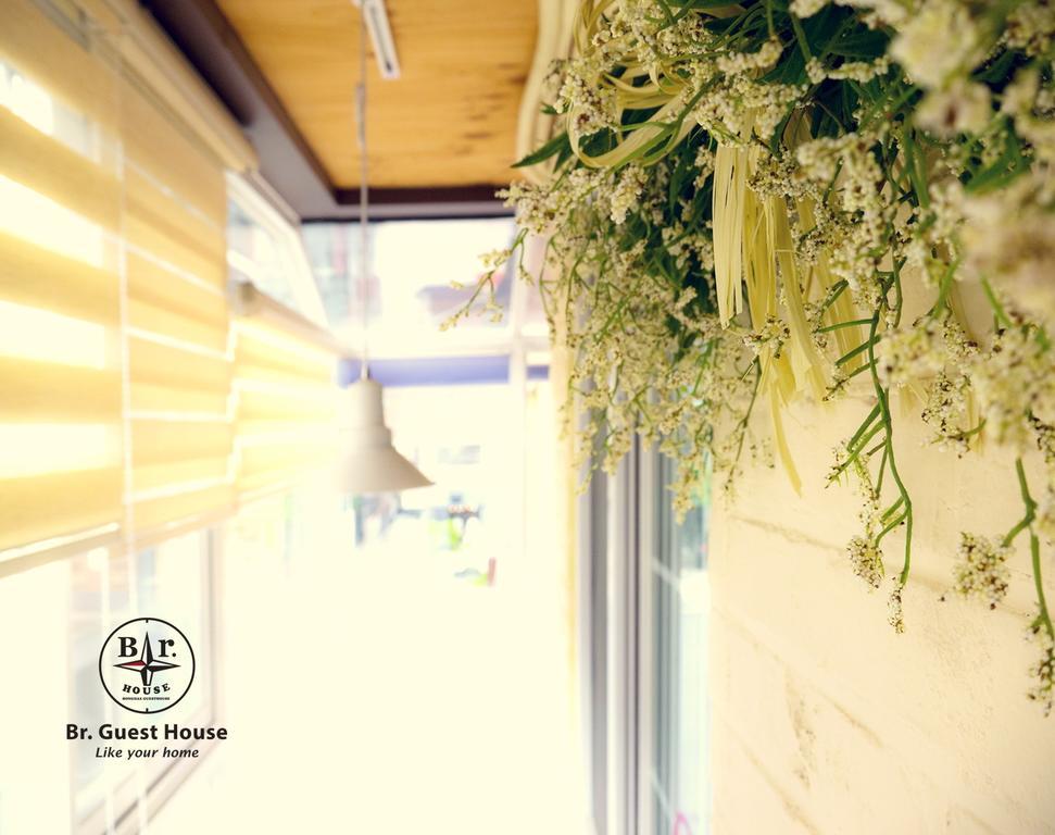 Br. Guesthouse Hongdae Seoul Exterior photo