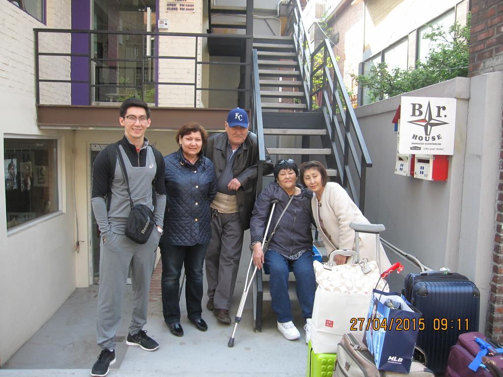 Br. Guesthouse Hongdae Seoul Exterior photo