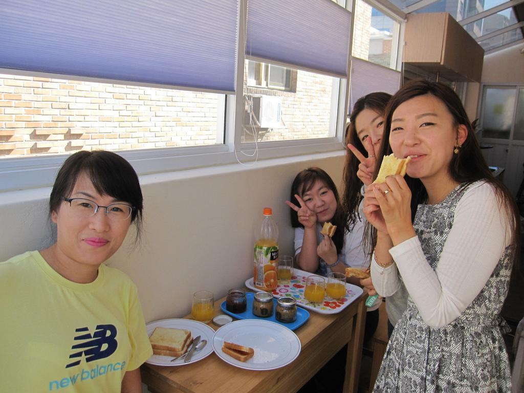 Br. Guesthouse Hongdae Seoul Exterior photo