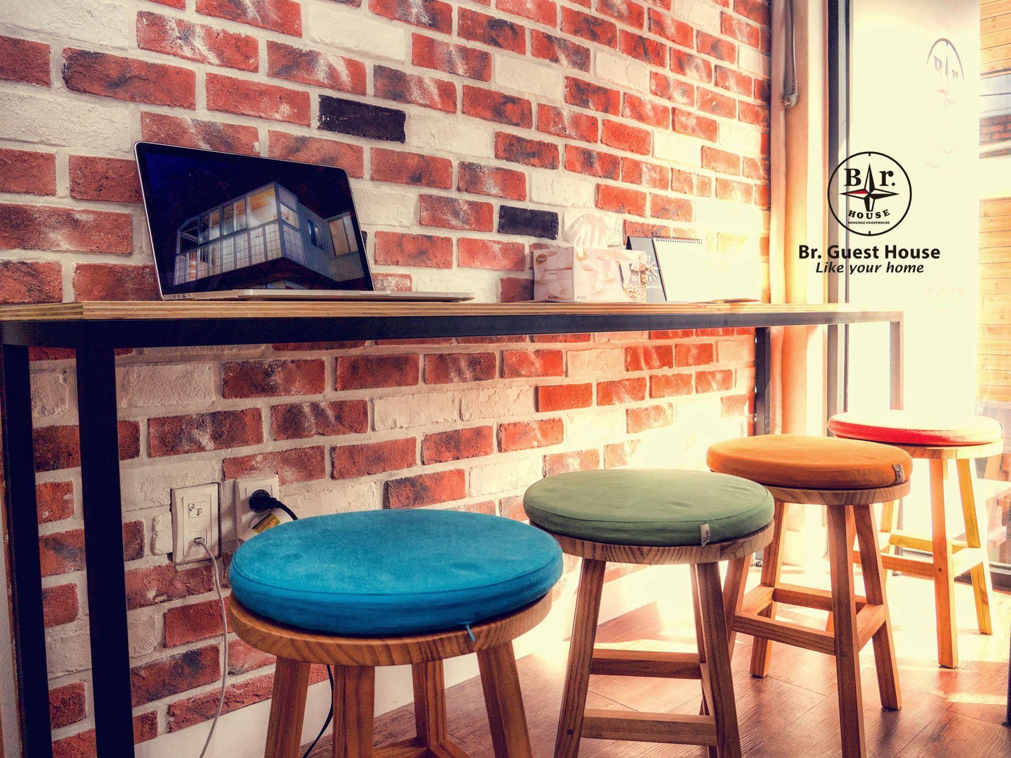 Br. Guesthouse Hongdae Seoul Exterior photo