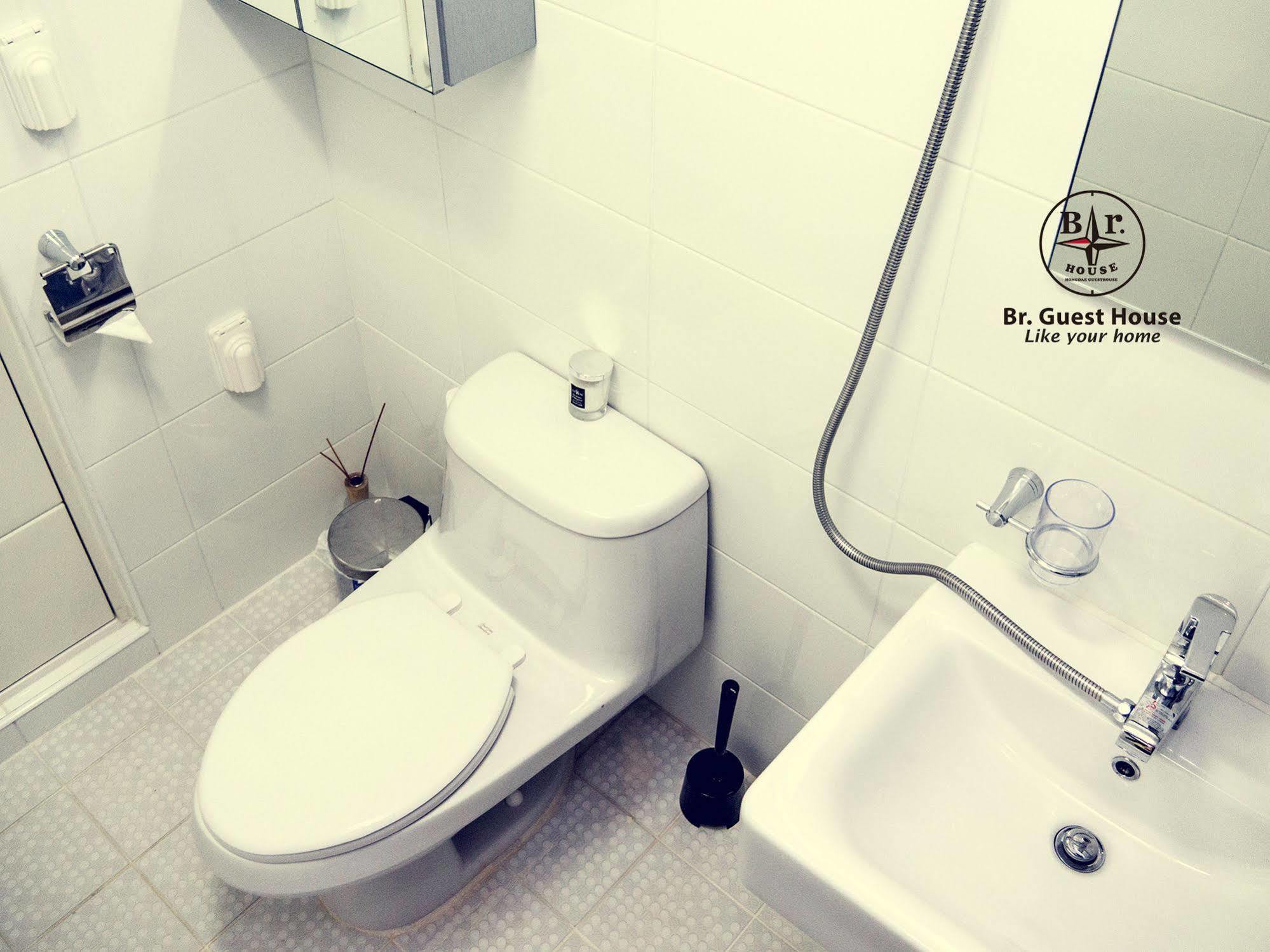 Br. Guesthouse Hongdae Seoul Exterior photo